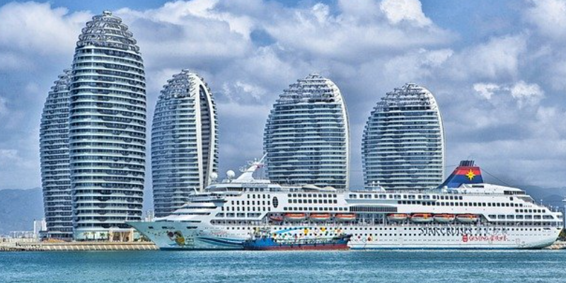 Business and Leisure Visitors to China